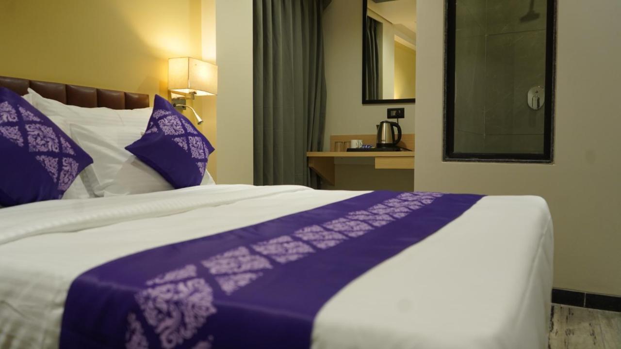 Purple Beds By Vits Dwarkesh, Surat Hotel Salabatpura Exterior foto