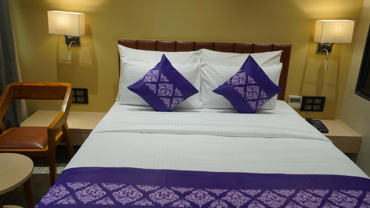 Purple Beds By Vits Dwarkesh, Surat Hotel Salabatpura Exterior foto