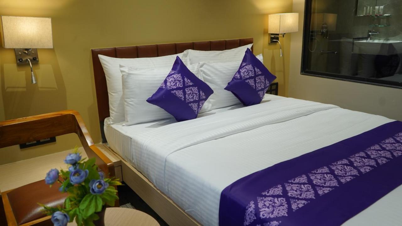 Purple Beds By Vits Dwarkesh, Surat Hotel Salabatpura Exterior foto